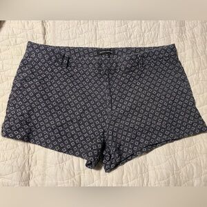 Banana Republic woven cotton shorts. Size 14. 2.5’ inseam, 10’ rise